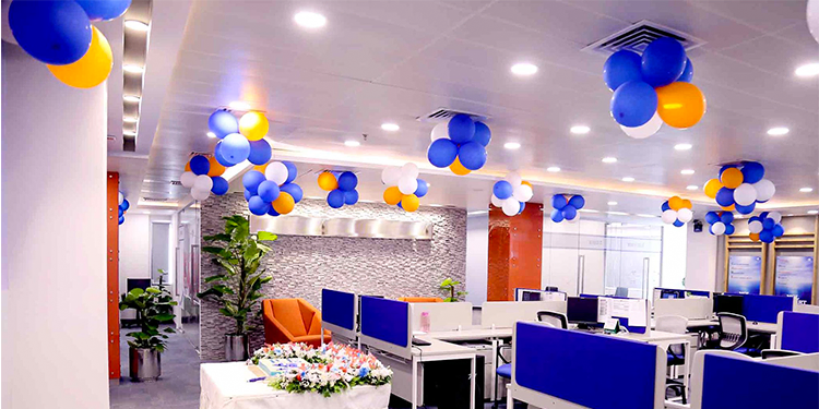 orange-blue-white-themed-decoration-1_1667823505